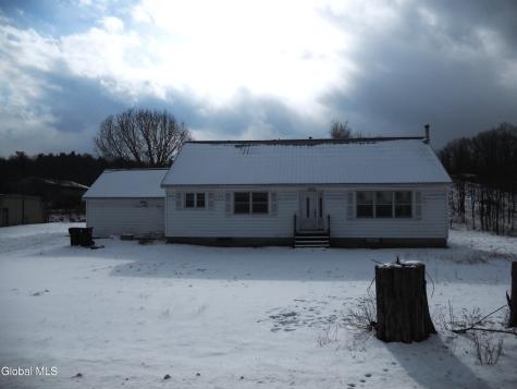 90 Tomhannock Road Valley Falls NY 12185