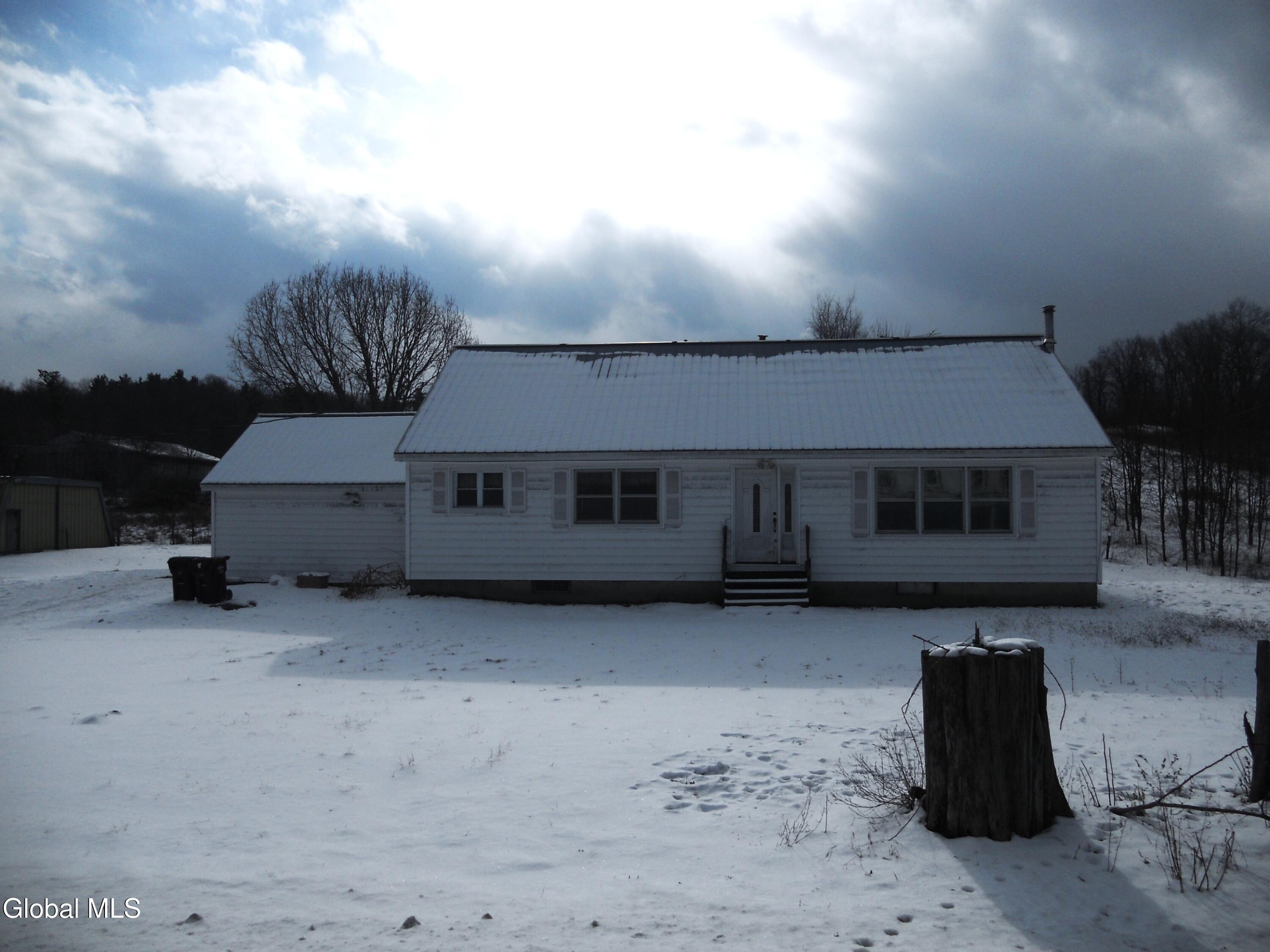 90 Tomhannock Road Valley Falls NY 12185
