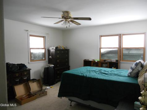 90 Tomhannock Road Valley Falls NY 12185
