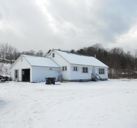 90 Tomhannock Road Valley Falls NY 12185