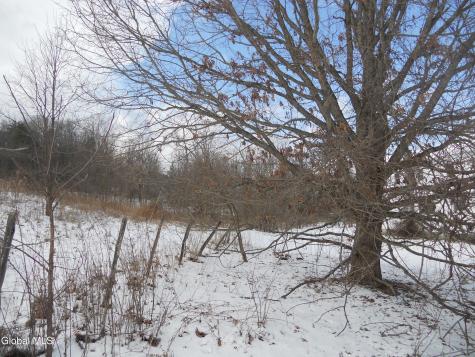 90 Tomhannock Road Valley Falls NY 12185