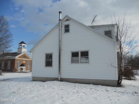 90 Tomhannock Road Valley Falls NY 12185