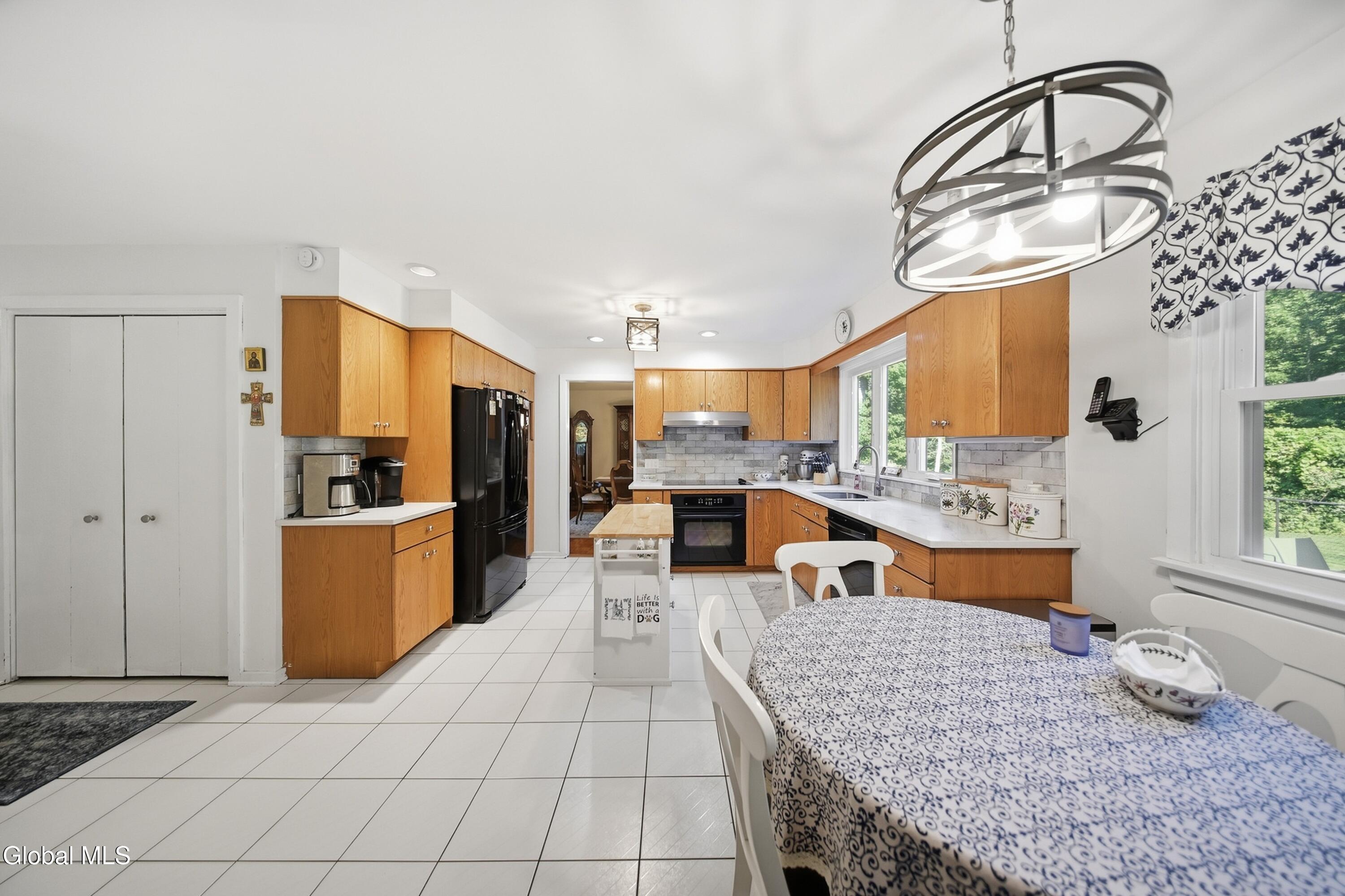 4008 Luigi Court Schenectady NY 12303