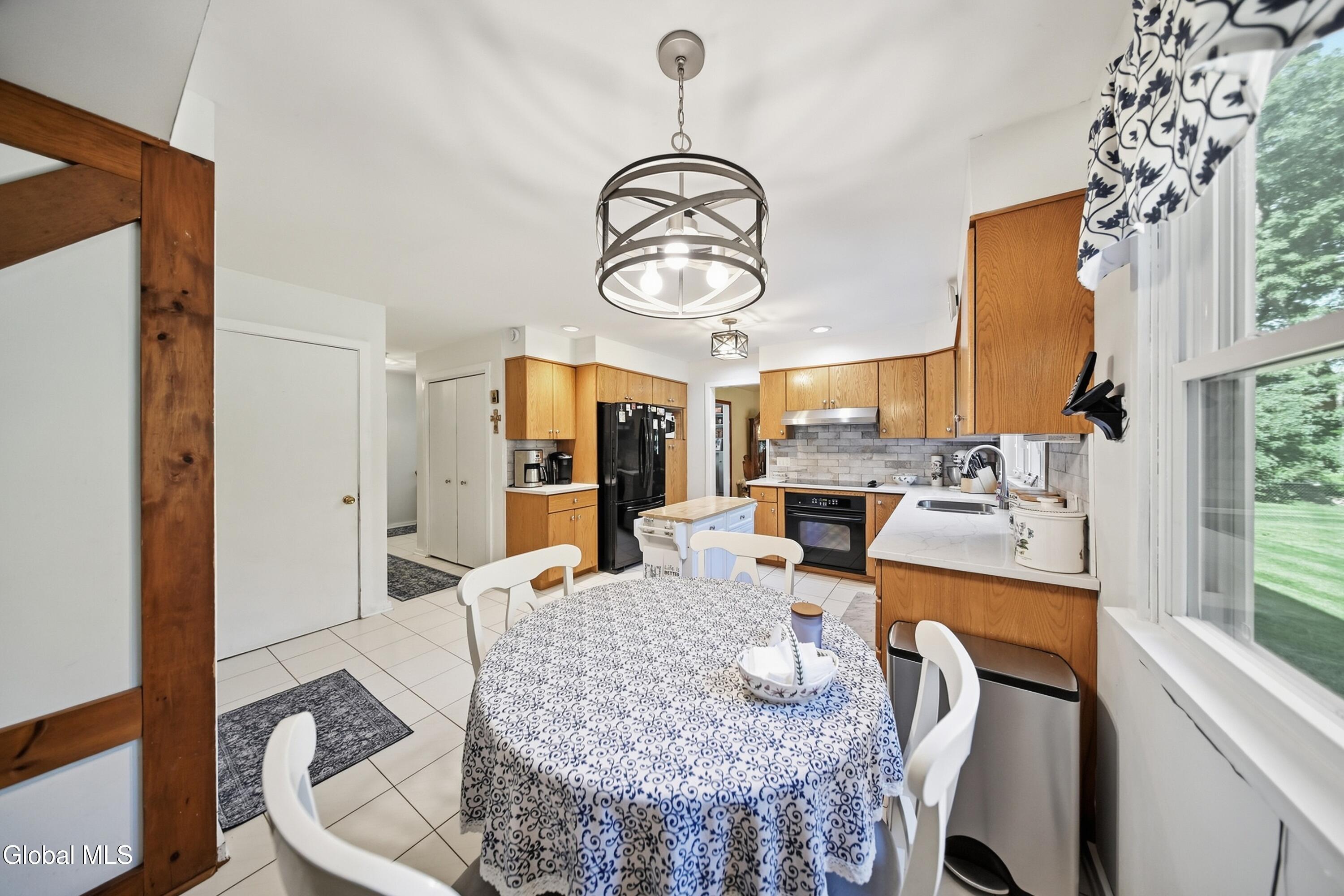 4008 Luigi Court Schenectady NY 12303