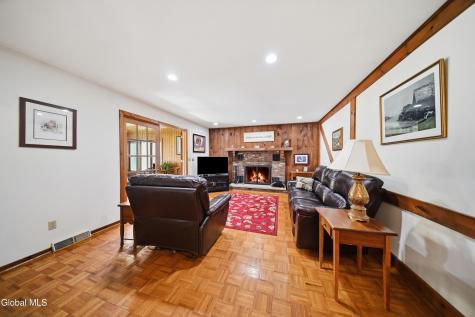 4008 Luigi Court Schenectady NY 12303