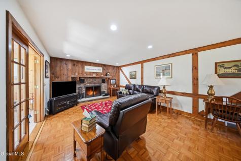 4008 Luigi Court Schenectady NY 12303