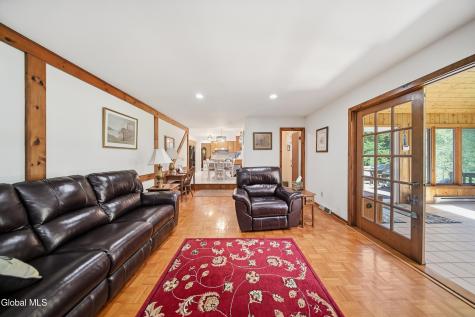 4008 Luigi Court Schenectady NY 12303