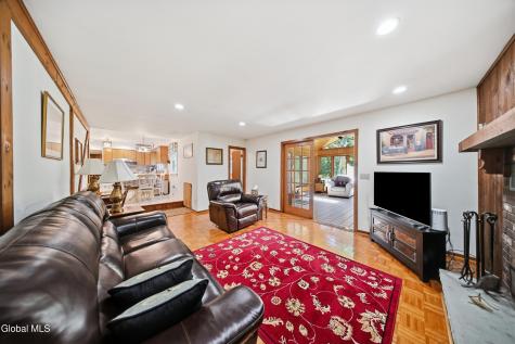 4008 Luigi Court Schenectady NY 12303