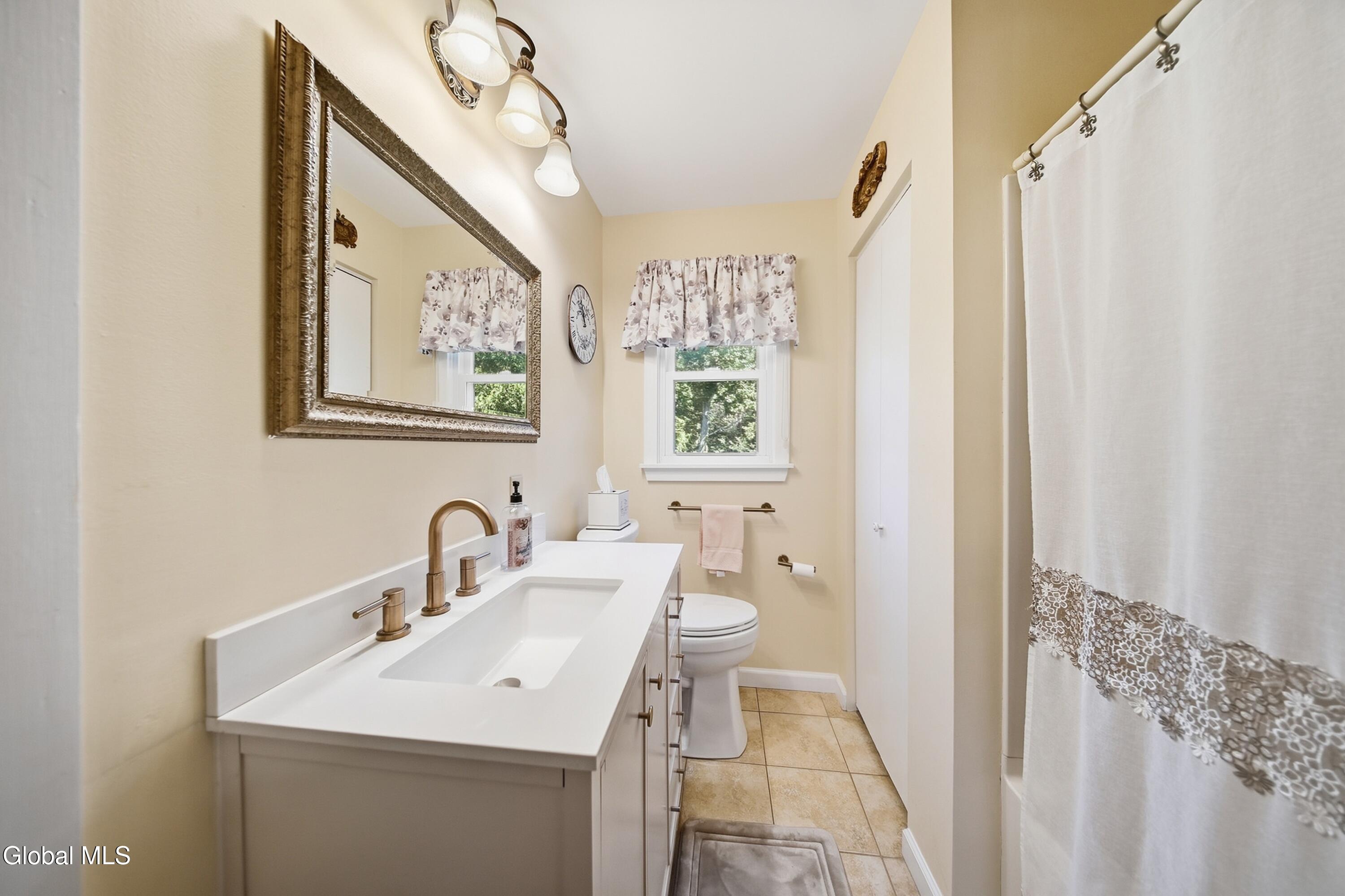 4008 Luigi Court Schenectady NY 12303