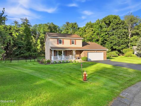 4008 Luigi Court Schenectady NY 12303