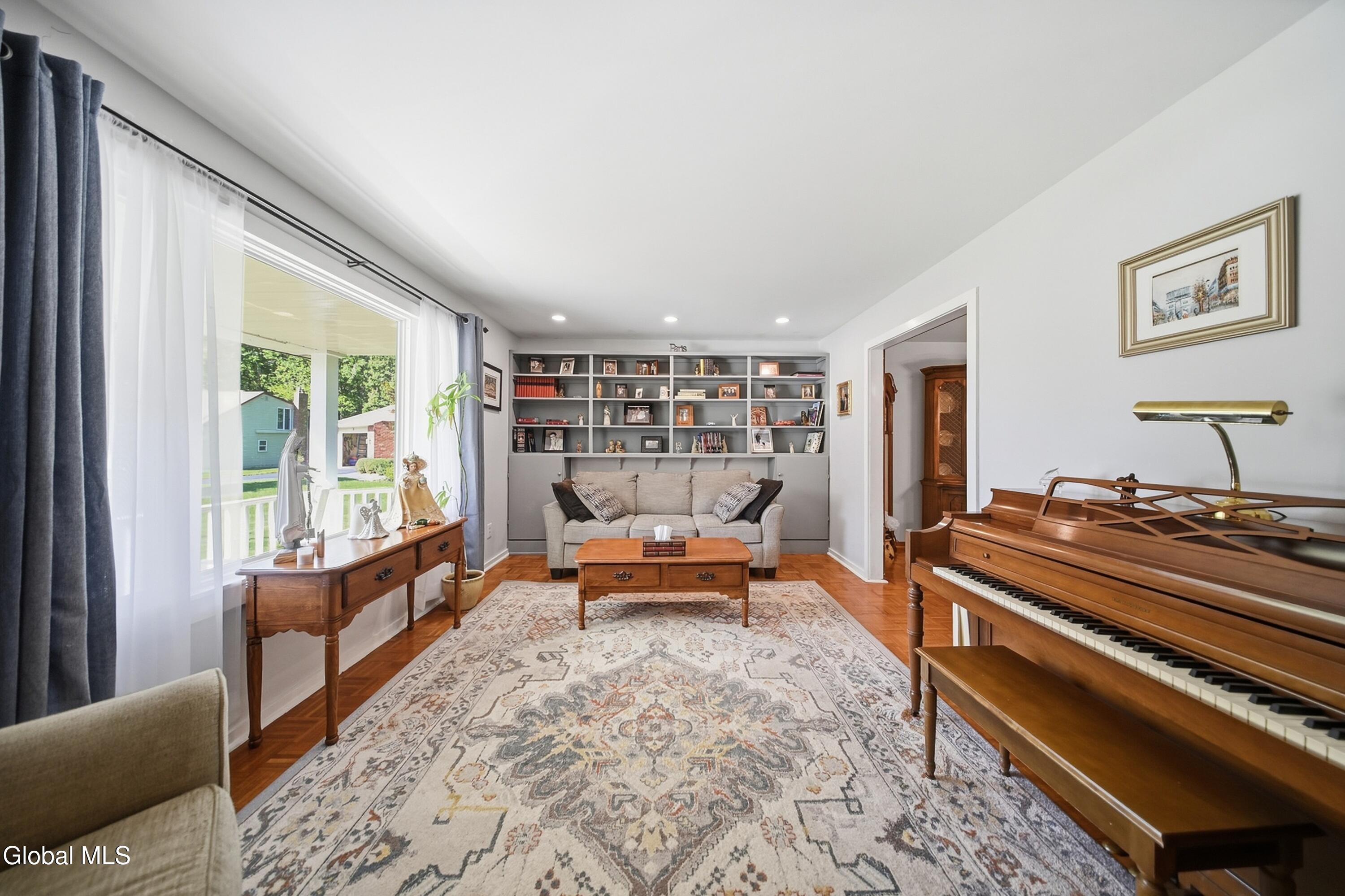 4008 Luigi Court Schenectady NY 12303
