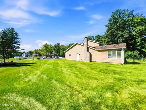 4008 Luigi Court Schenectady NY 12303