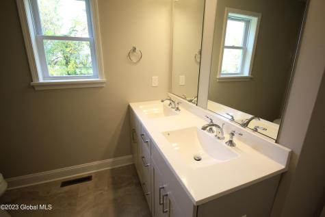 23 Wyatt's Way Clifton Park NY 12065