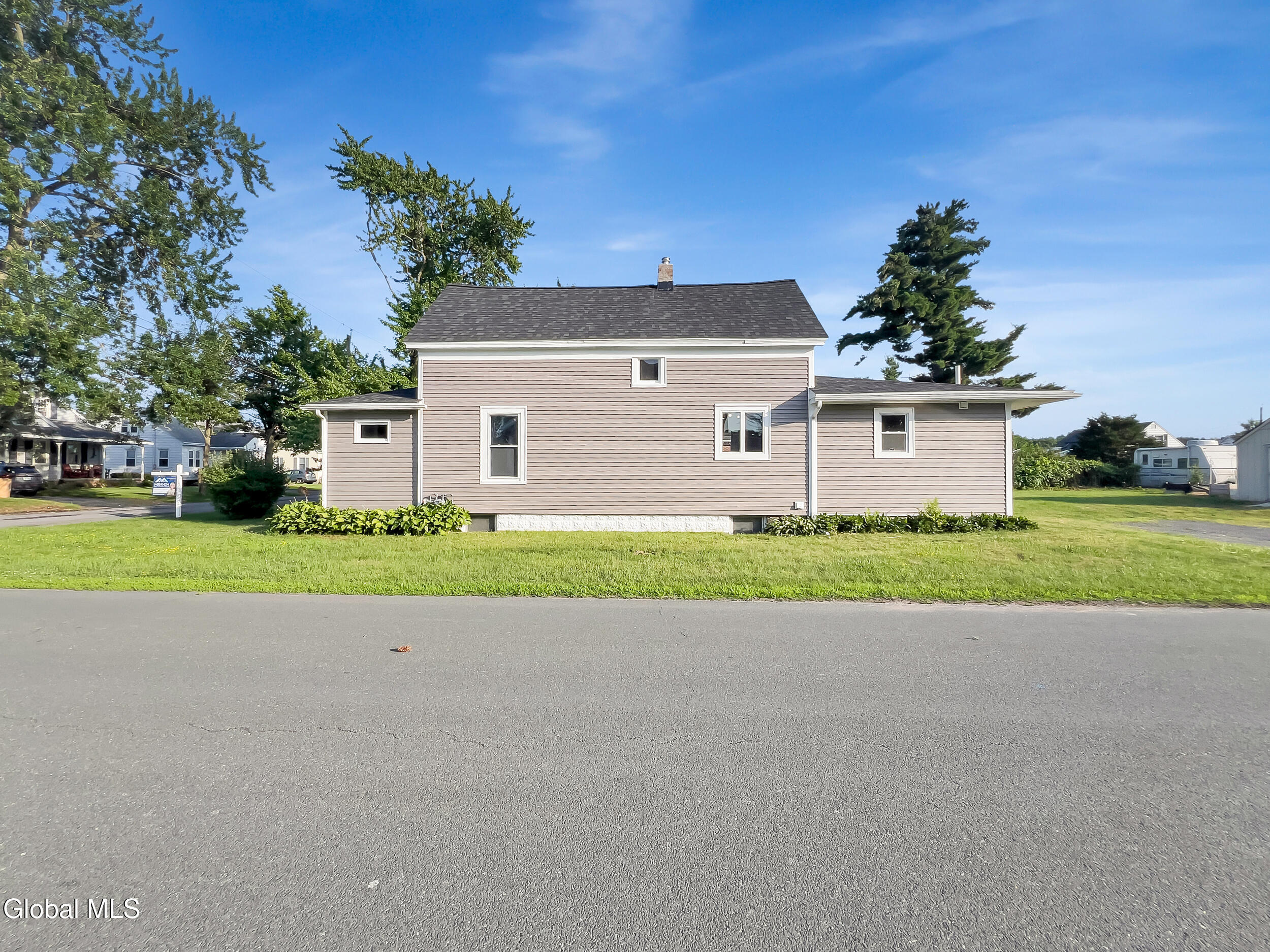 1821 Ferguson Street Schenectady NY 12303