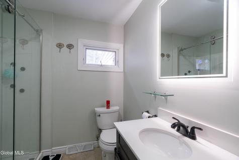 18 Pinewood Road Queensbury NY 12804