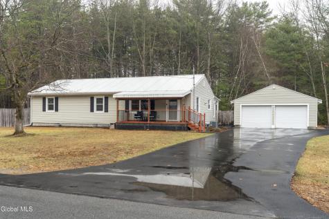 18 Pinewood Road Queensbury NY 12804