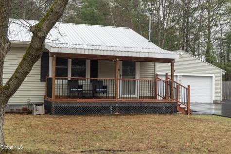 18 Pinewood Road Queensbury NY 12804