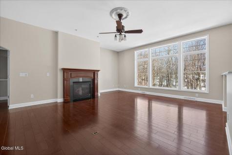 19 Highview Way Mechanicville NY 12118