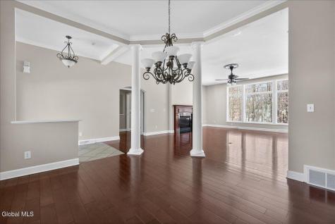 19 Highview Way Mechanicville NY 12118