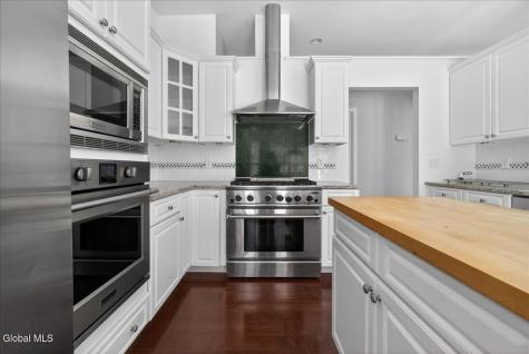 19 Highview Way Mechanicville NY 12118