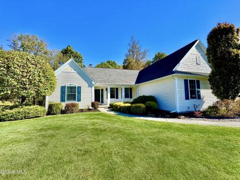 19 Highview Way Mechanicville NY 12118