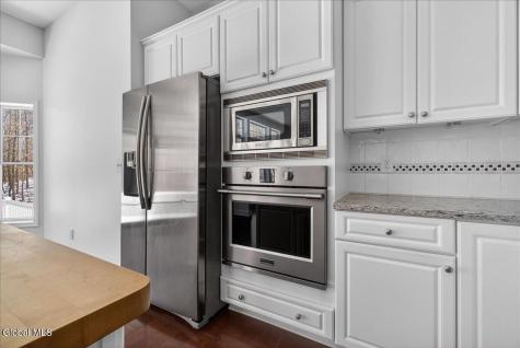 19 Highview Way Mechanicville NY 12118