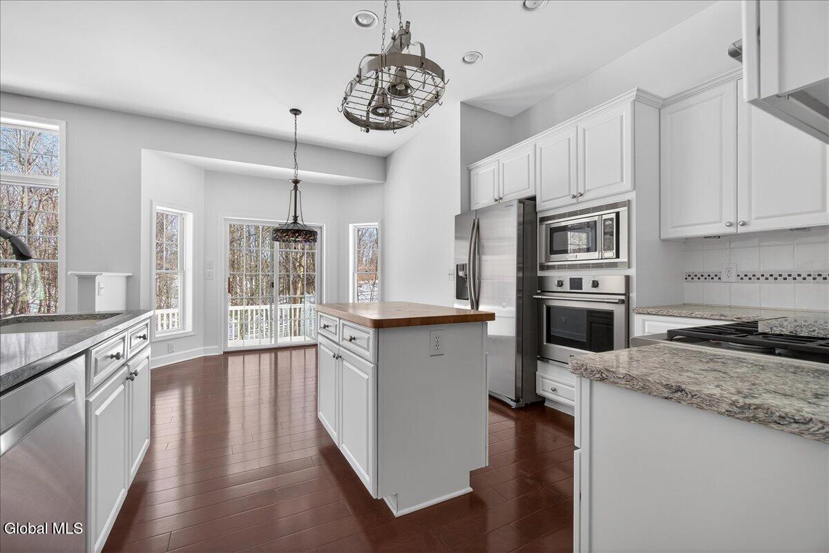 19 Highview Way Mechanicville NY 12118