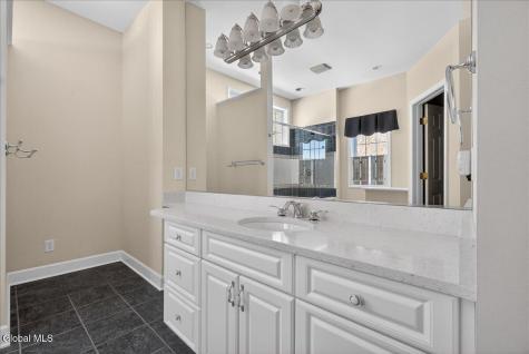 19 Highview Way Mechanicville NY 12118