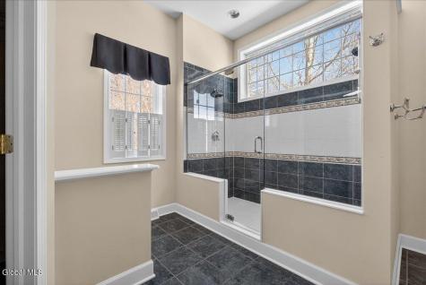 19 Highview Way Mechanicville NY 12118