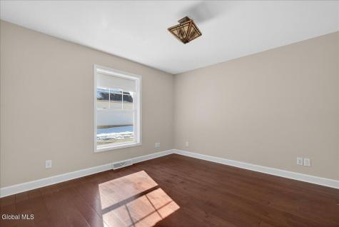 19 Highview Way Mechanicville NY 12118