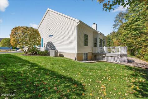 19 Highview Way Mechanicville NY 12118