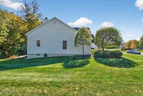 19 Highview Way Mechanicville NY 12118