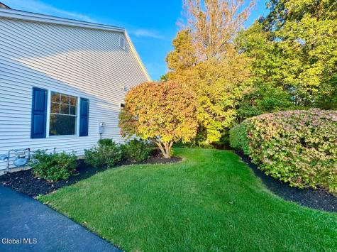 19 Highview Way Mechanicville NY 12118