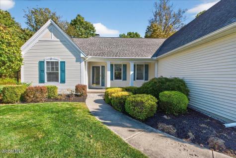 19 Highview Way Mechanicville NY 12118