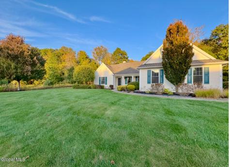 19 Highview Way Mechanicville NY 12118