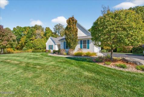 19 Highview Way Mechanicville NY 12118