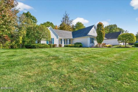 19 Highview Way Mechanicville NY 12118