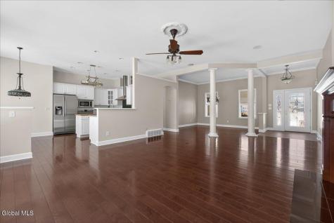 19 Highview Way Mechanicville NY 12118