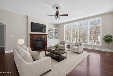 19 Highview Way Mechanicville NY 12118