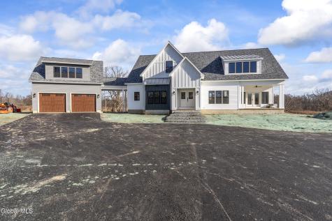 811 Walden's Pond Road Guilderland NY 12203