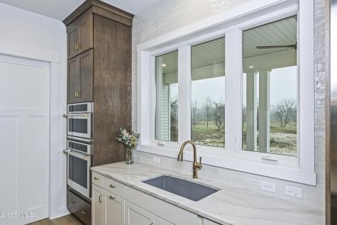 811 Walden's Pond Road Guilderland NY 12203