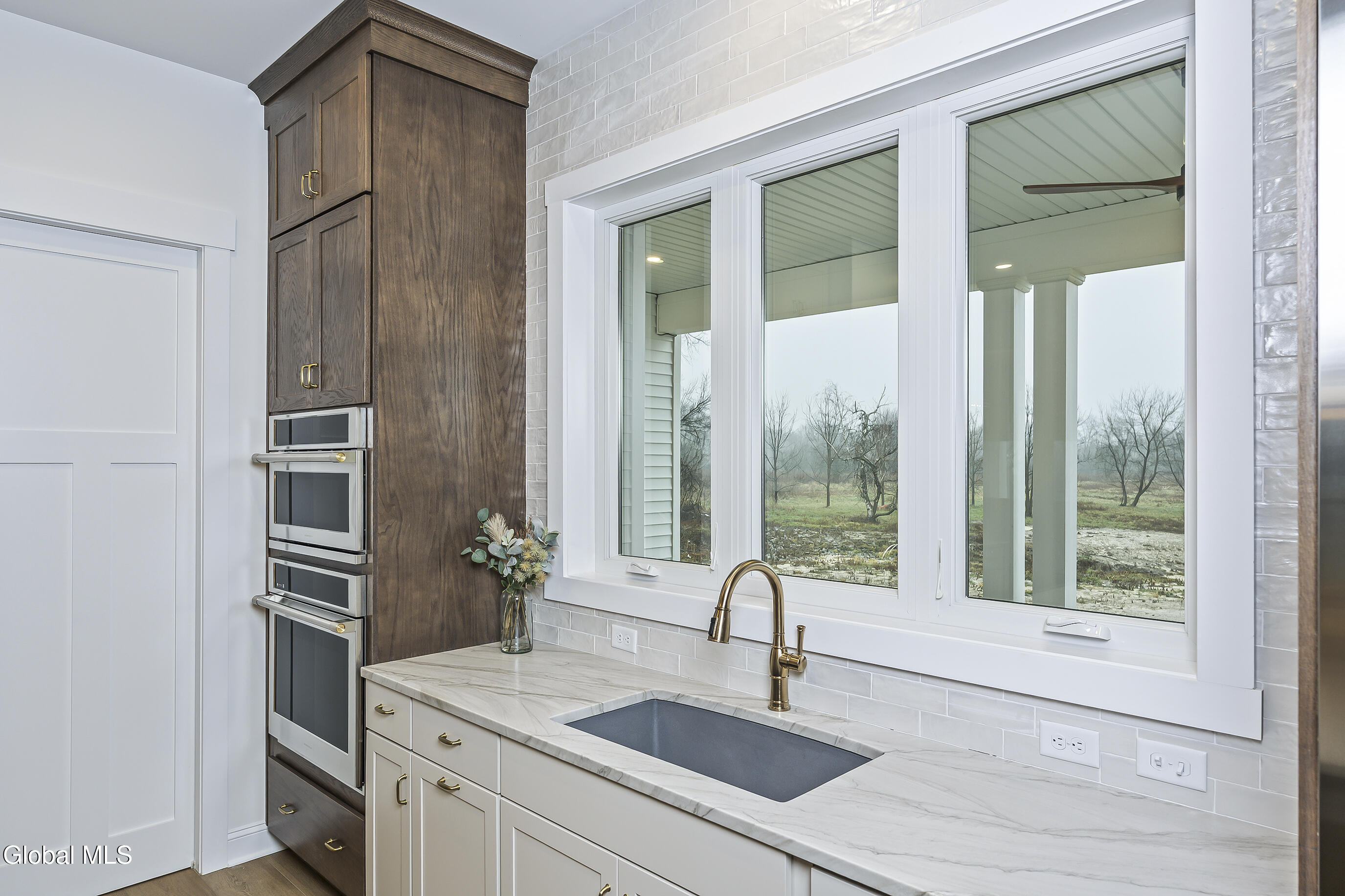 811 Walden's Pond Road Guilderland NY 12203