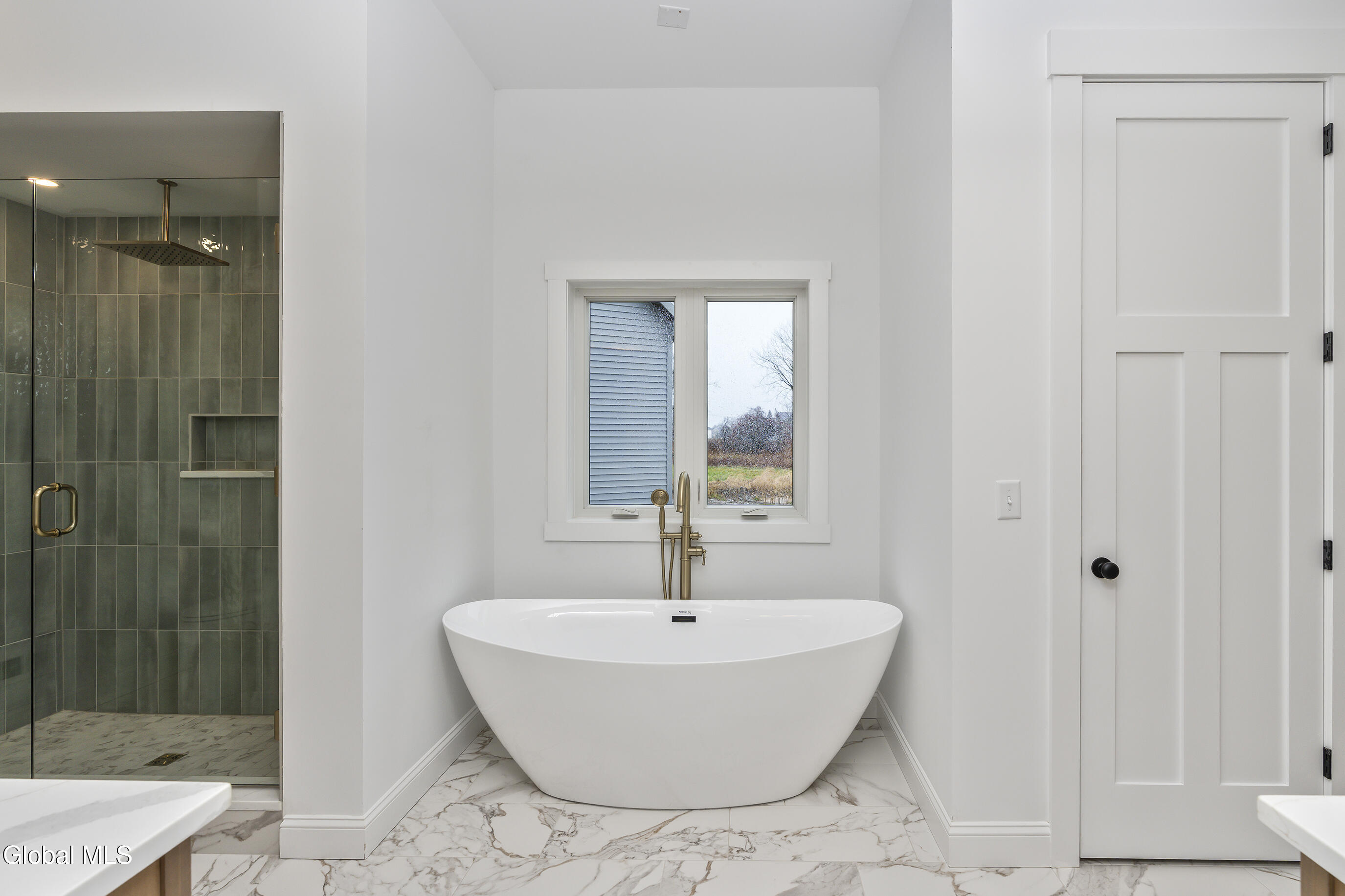 811 Walden's Pond Road Guilderland NY 12203