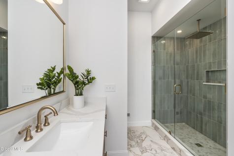 811 Walden's Pond Road Guilderland NY 12203