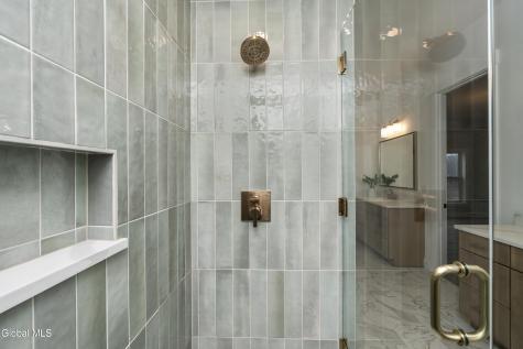 811 Walden's Pond Road Guilderland NY 12203