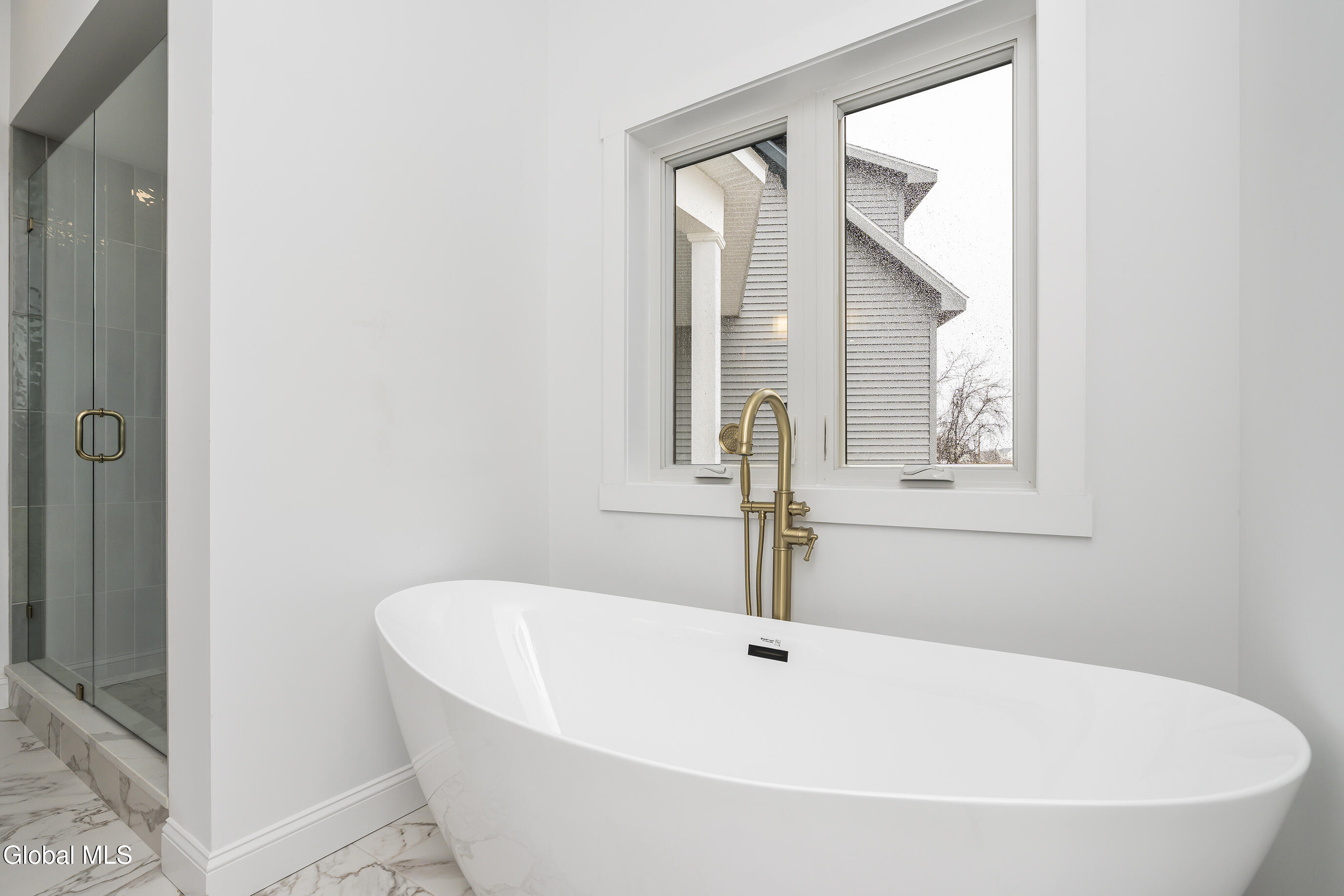 811 Walden's Pond Road Guilderland NY 12203