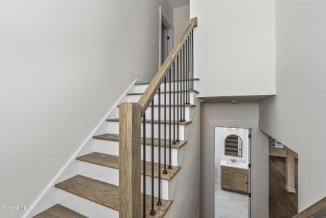 811 Walden's Pond Road Guilderland NY 12203