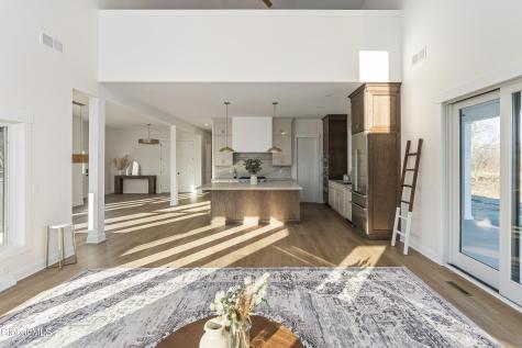 811 Walden's Pond Road Guilderland NY 12203