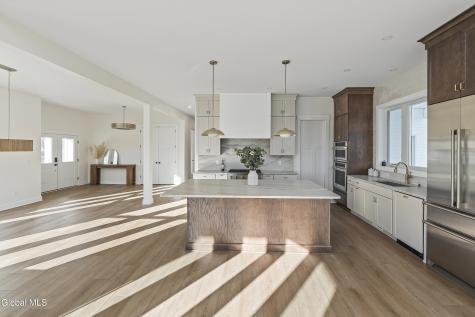 811 Walden's Pond Road Guilderland NY 12203