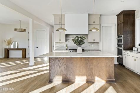 811 Walden's Pond Road Guilderland NY 12203